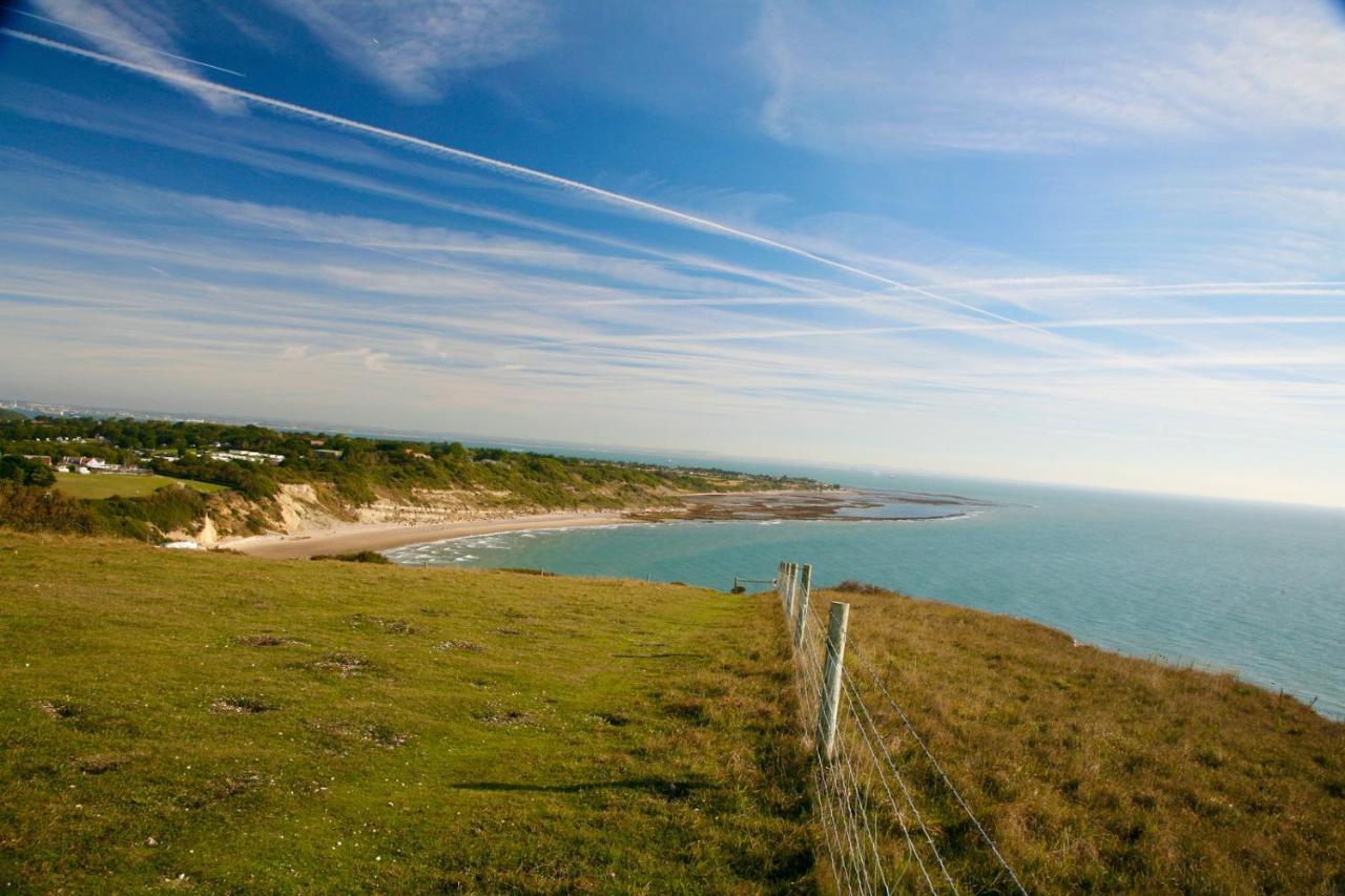 "Trinity" At Whitecliff Bay Isle Of Wight- Yarborough View 4 Hotel Bembridge Exterior photo