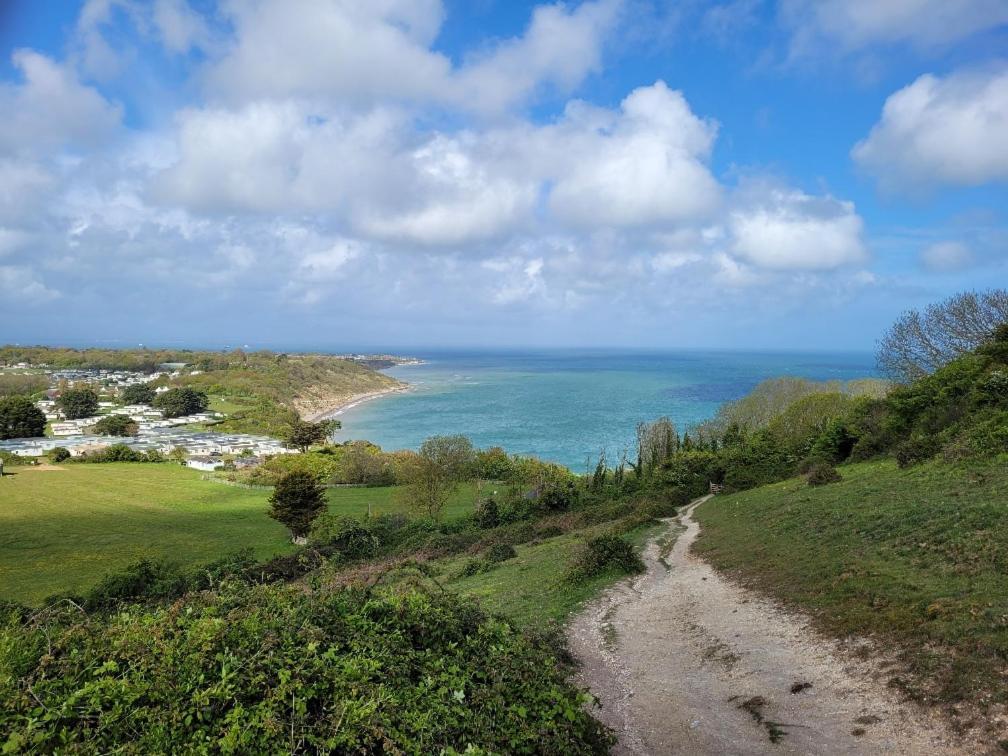 "Trinity" At Whitecliff Bay Isle Of Wight- Yarborough View 4 Hotel Bembridge Exterior photo