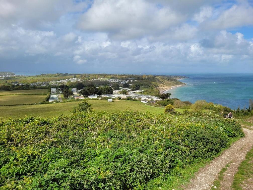 "Trinity" At Whitecliff Bay Isle Of Wight- Yarborough View 4 Hotel Bembridge Exterior photo